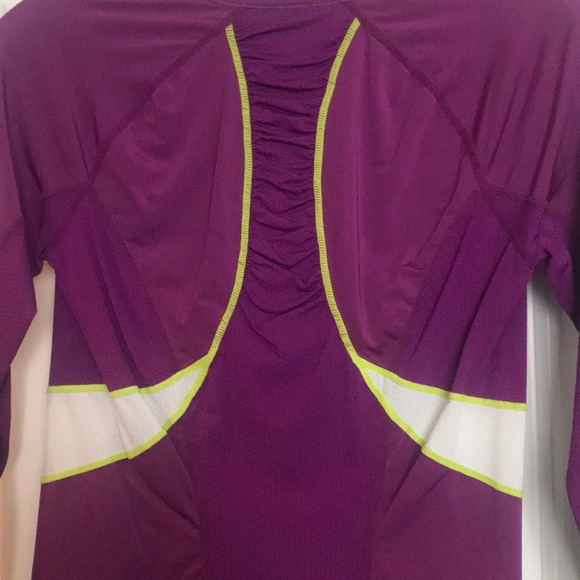 Lululemon run top - Picture 3 of 3